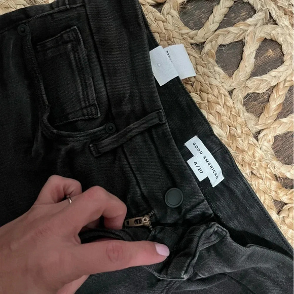 Good American black 4/27 Jeans - Picture 3 of 5